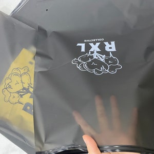 Custom high quality black matte zipper bag for packing clothes, Custom Frosted zip seal ziplock plastic bags for clothing image 8