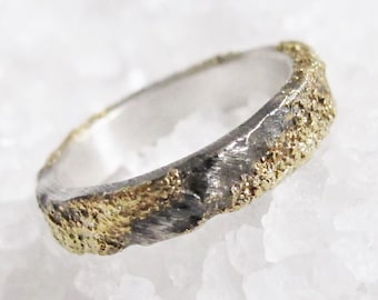 Anillo de 4 mm de ancho, boda vikinga rústica, polvo de oro fundido, plata negra, alianza orgánica, anillo de bodas alternativo