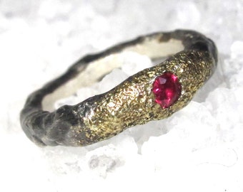 Fluid gold ring, Viking wedding, Ruby 3.5 mm, fluid gold, alternative wedding ring