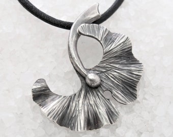Ginkgo leaf pendant, burnished silver pendant, NATURE LOVERS pendant, handmade jewel made in Italy