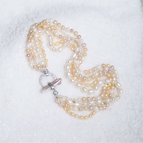 クリーム パール ストランド ネックレス レディース ガールズ ゴールド ロック ホワイト クォーツ エポキシ ペンダント ネック 並行輸入品 ハンマーシルバーホワイトクリームピンク生真珠ストランドネックレス