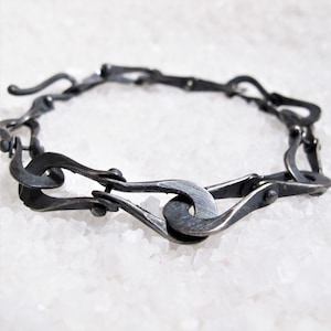 Men's bracelet with brutalist chain in black silver, rustic infinity bracelet, burnished hammered silver links image 1