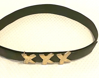 Women’s Paloma Picasso Classic Belt. Metal buckle shows some wear, could be shined up/polished. Size L.