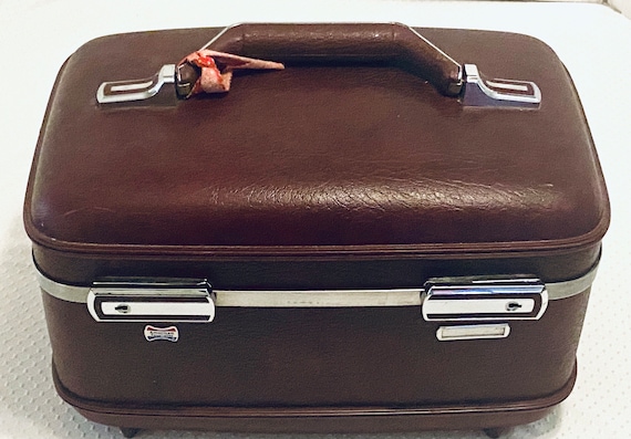 American Tourister Burgundy Train Case with Organ… - image 1