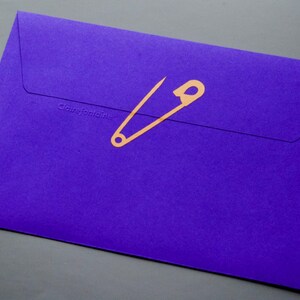 30 safety pin stickers, sewing or crafts theme party, needle envelope seals, invitation stickers, gold labels, yeti decals, gold labels