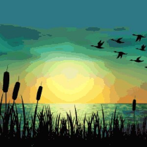 Patrón de punto de cruz contado "Atardecer en el lago" - Gansos volando, sombras y plantas - Patrón de punto de cruz - Paisaje escénico pixel art (Descarga PDF)