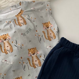 Summer shirt in a cool, oversized style with tiger motifs image 6