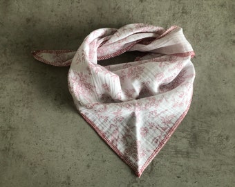 Triangle cloth musselline cloth spitting cloth neckerchief mussel cloth baby neckerchief Romantic White Pink