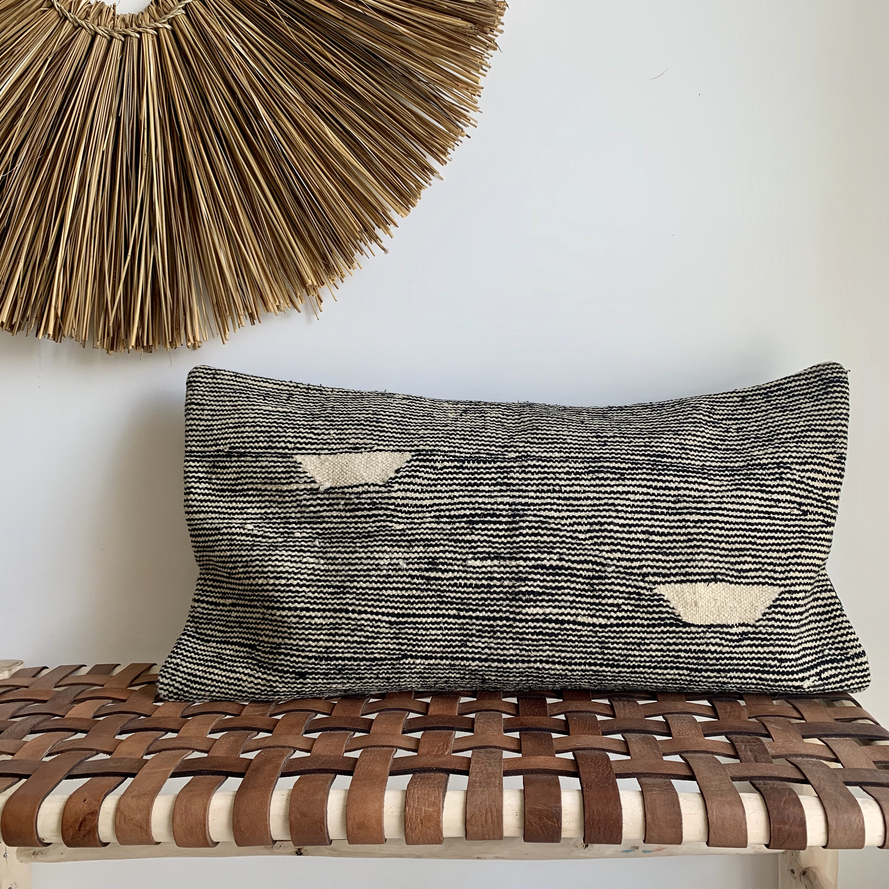 Housse de Coussin Wabi Sabi en Laine Noir et Blanc