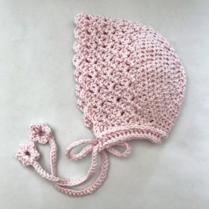 Sakura Blossom Bonnet, Single Colour - Lace Cap Hat // Traditionele // Doop, Bruiloft, Foto Outfit // Gebreid, haak // Handgemaakt