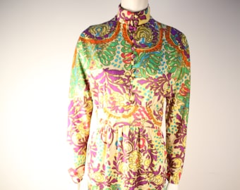 Vintage psychedelic paisley print knit maxi dress from 1960s in excellent condition