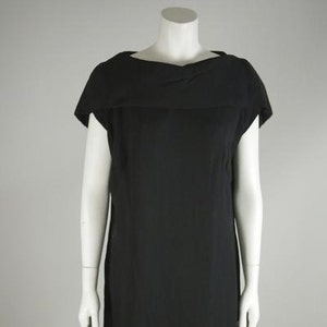 1960er Jahren schwarzem Crêpe-Cocktail-Kleid