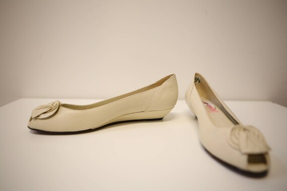 1960s Vintage Nude/ Buff color Leather Wedge Wome… - image 2