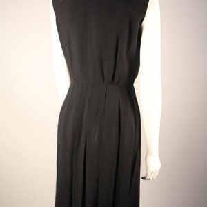 Elegant 1940s Pleated Black Shirt Dress image 3