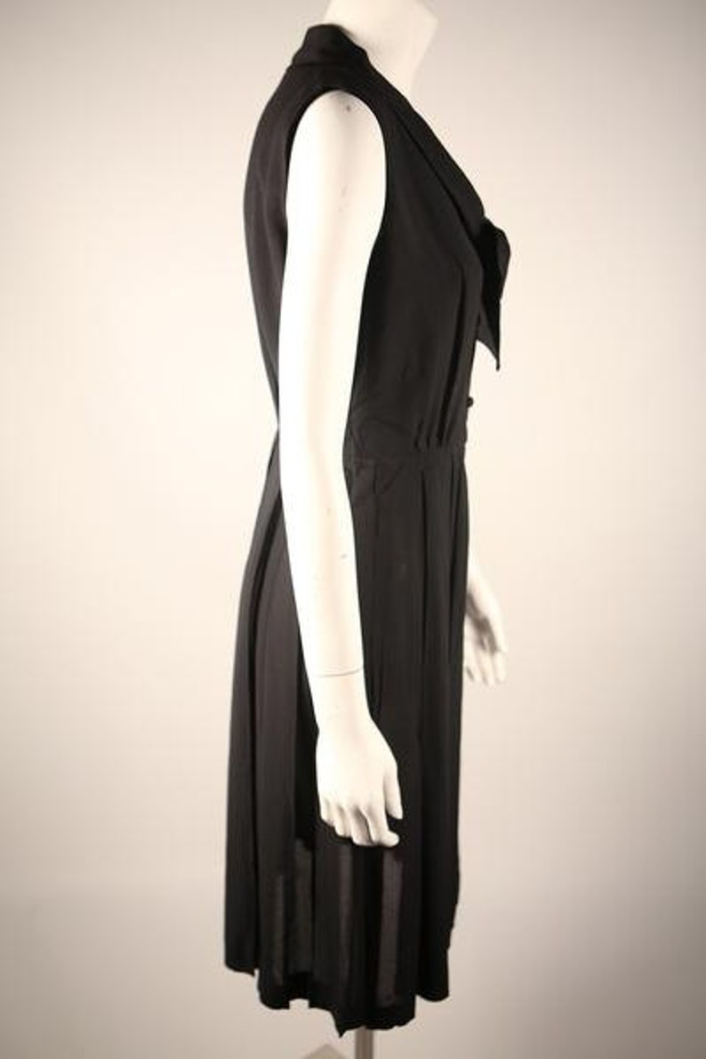 Elegant 1940s Pleated Black Shirt Dress image 4