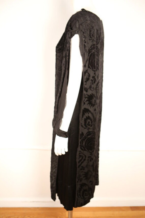 1920s Black Silk and Velvet Deco Dress - image 3