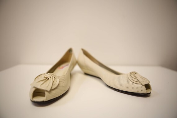 1960s Vintage Nude/ Buff color Leather Wedge Wome… - image 1