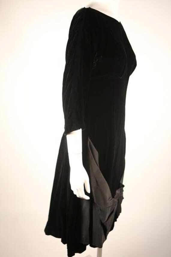 Stunning Black Velvet Boatneck Dress - image 5