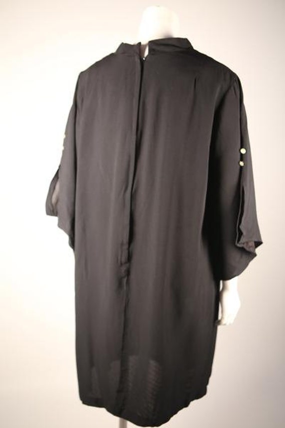 1960s Black Split-Sleeve Shift Dress - image 4