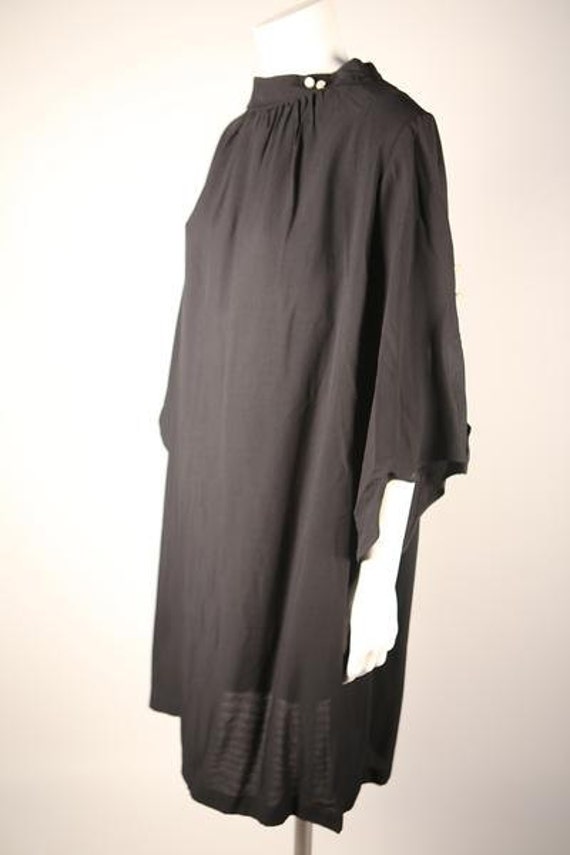 1960s Black Split-Sleeve Shift Dress - image 5