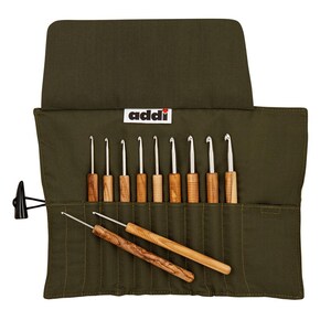 Addi Wrap Virknålset i Olivträ med Etui AD6322