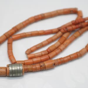 OLD Antique vintage clear pink coral beads necklace saturated color 74,7 grams
