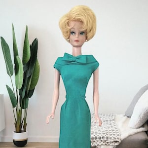 Vintage Barbie Clothes, FREE SHIPPING, Barbie Fashion Pak Green Silk Sheath (1962-1963)