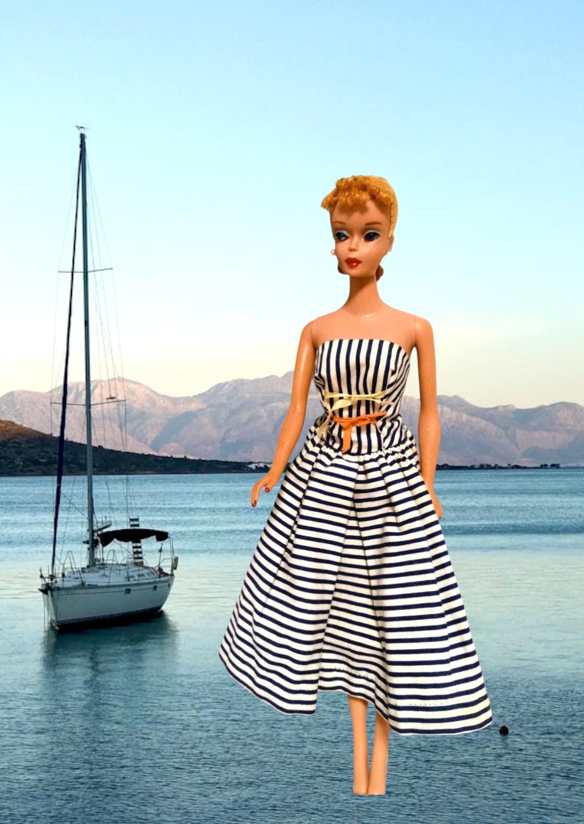 barbie casual dress Starting the week with a casual Barbie restyle! Not sure if this is a Barbie dress, but thought it was perfect for a shopping day look. (Found it in a used teen