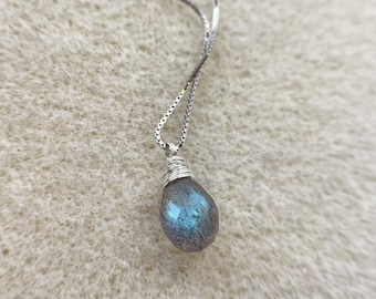 Collana in labradorite AAA, collana con pendente a goccia sfaccettata, gioielli in argento sterling, collana delicata con flash blu, regalo di protezione minimalista