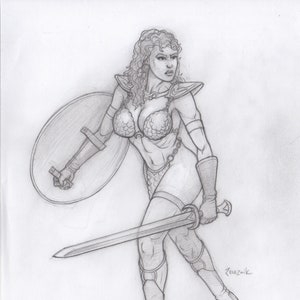 Może przedstawiać: Ołówkowy rysunek wojowniczki z mieczem i tarczą. Ma na sobie łańcuchowy bikini i buty. Rysunek jest podpisany "Zeleznik" i zawiera tekst "RED SONJA SWORD & SHIELD 2021-09-22".
