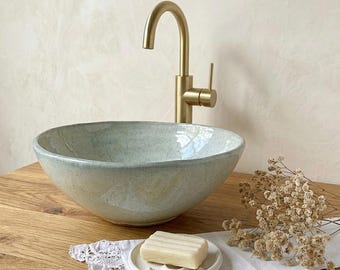 Hemelsblauwe wastafel. Steengoed wastafel voor op het aanrecht. Groot formaat. Handgemaakt. Prachtige, duurzame en slijtvaste glazuurlaag. Uniek exemplaar.