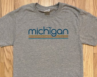 Michigan Retro design Mens short sleeve shirt beach tee gray Birthday Christmas custom design Great Lakes awesome souvenir gift idea