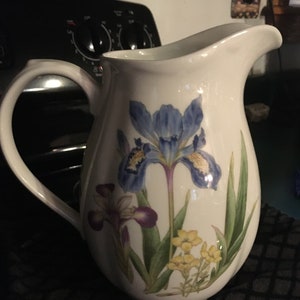 Noritake China Serving Pitcher Mother/'s Day 2021 Gifts Under 50