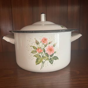 Vintage emaljkokkärl 2,25 liters kastrull med lock Vit med rosa blommönster
