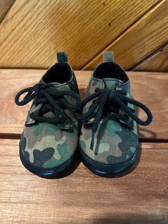 Vintage Camouflage Infant Baby Shoes Size 2 Boys C