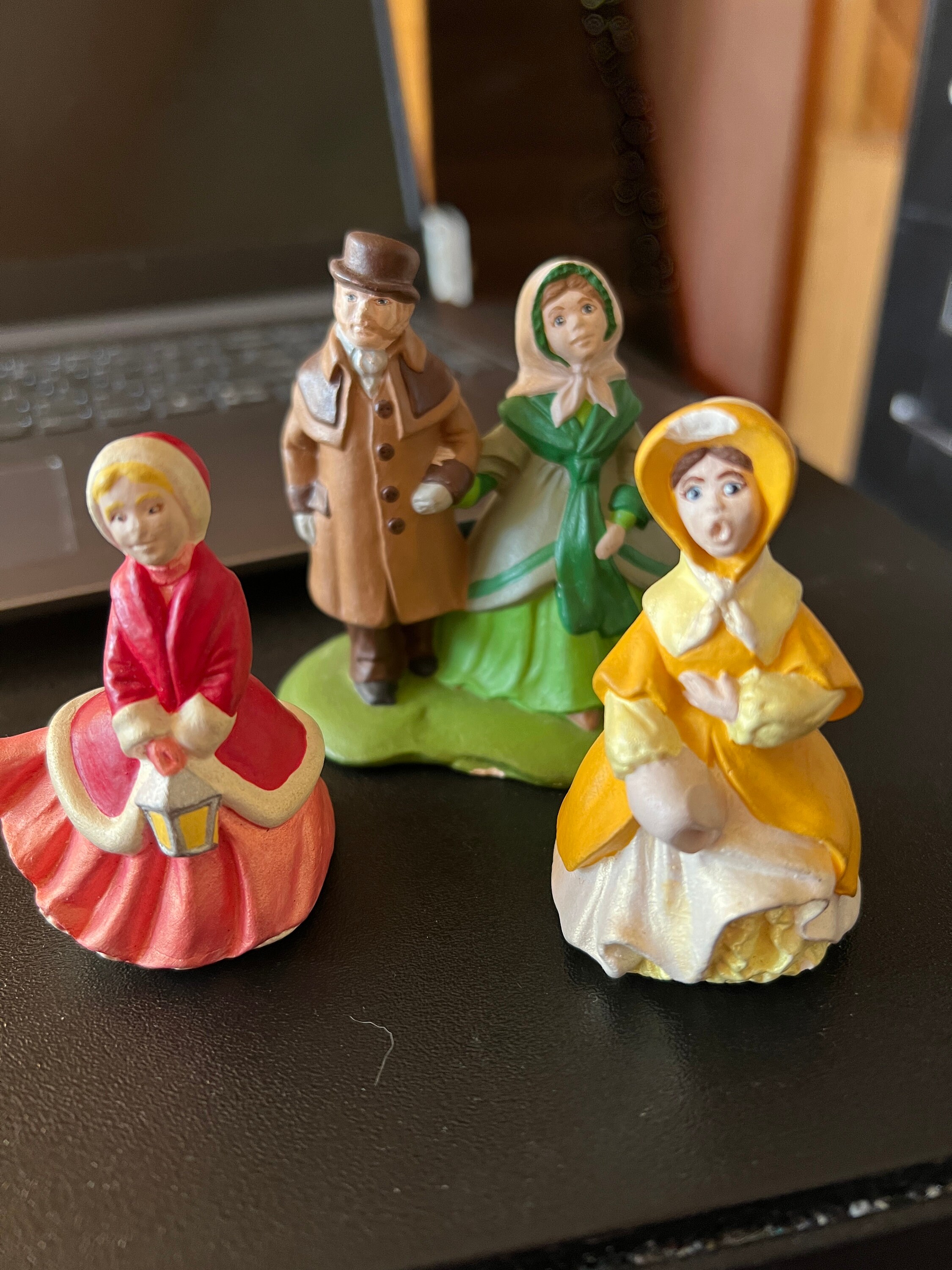 Vintage Ceramic Carolers - 0f3bko0