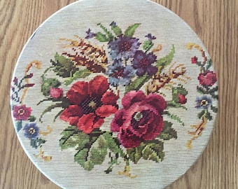 Vintage Needlepoint Guildcraft Sewing Tin from the 1950s Needlepoint design