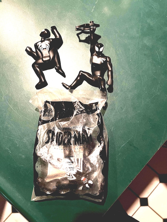 McDonald's ヴィンテージ キャラクター ミニフラッグ セット The Spectacular Spider-man 2009 Venom Mcdonalds Happy Meal Toy Lot