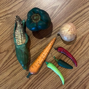 Vintage Ceramic Glass Vegetables Kitchen Decor Set of 7 Corn Pepper Onion Carrot Farmhouse Decorations