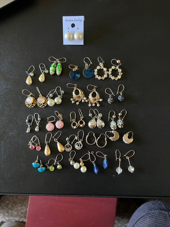 Vintage Jewelry Pierced Earrings Dangles 24 Pairs 