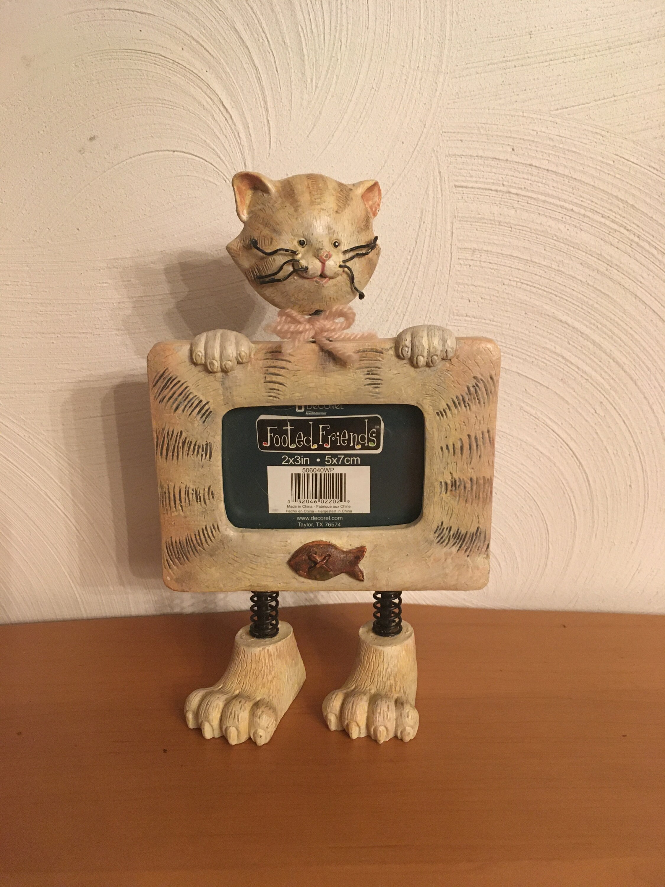 Footed Friends Cat Photo Frame From Decorel 2 X 3 Frame Cat is Bobble ...
