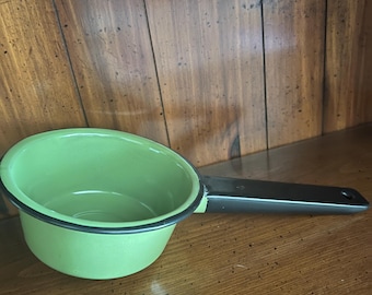 Vintage Emaille Stielkasserolle Avocado Grün Retro Küche