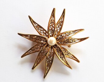 Vintage Flower Brooch