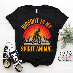 Koszulka vintage Bigfoot is My Spirit Animal, niepokonany mistrz chowanego t-shirtu, Sasquatch Yeti, prezent dla miłośnika festiwalu Bigfoot Believe,