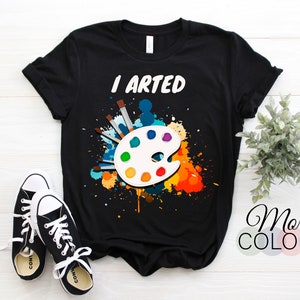 私は面白いかわいいアートクールなグラフィックカラフルなアーティストTシャツをアートしました。アーティスト、美術教師、画家、工芸家スケッチ、絵を描く愛好家の衣装への贈り物。