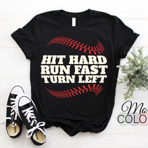 Honkbalspeler Hit Hard Run Fast Turn Left T-shirt, cadeau voor game sportfans coach, verjaardagscadeau, voor moeder vader, kerstidee shirts,