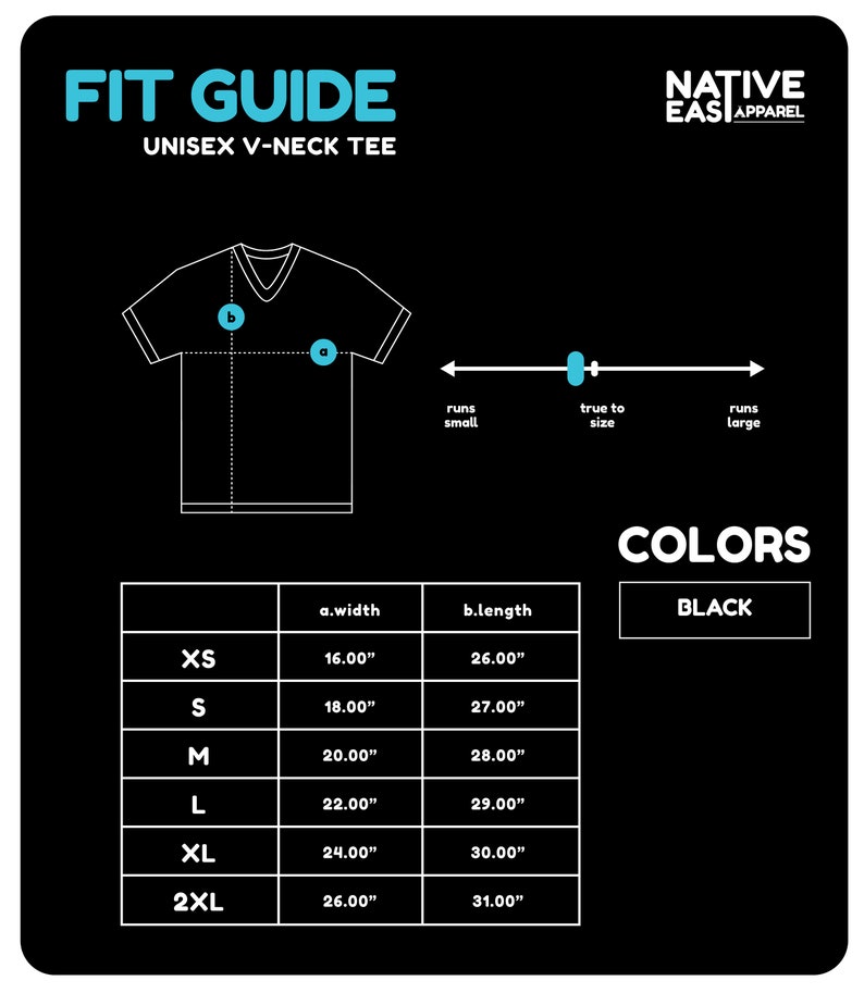 Puede incluir: Gr&aacute;fico negro que muestra una gu&iacute;a de tallas para una camiseta unisex con cuello en V. La gu&iacute;a incluye medidas para las tallas XS a 2XL, con ancho y largo en pulgadas. Tambi&eacute;n se muestra el texto "FIT GUIDE" y "COLORS BLACK".