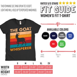 Puede incluir: Camiseta negra de mujer con dise&ntilde;o retro que presenta una silueta de cabra y el texto "THE GOAT WHISPERER". Disponible en varios colores. Anchos de 43,18 cm a 63,5 cm y alturas de 63,5 cm a 71,12 cm.