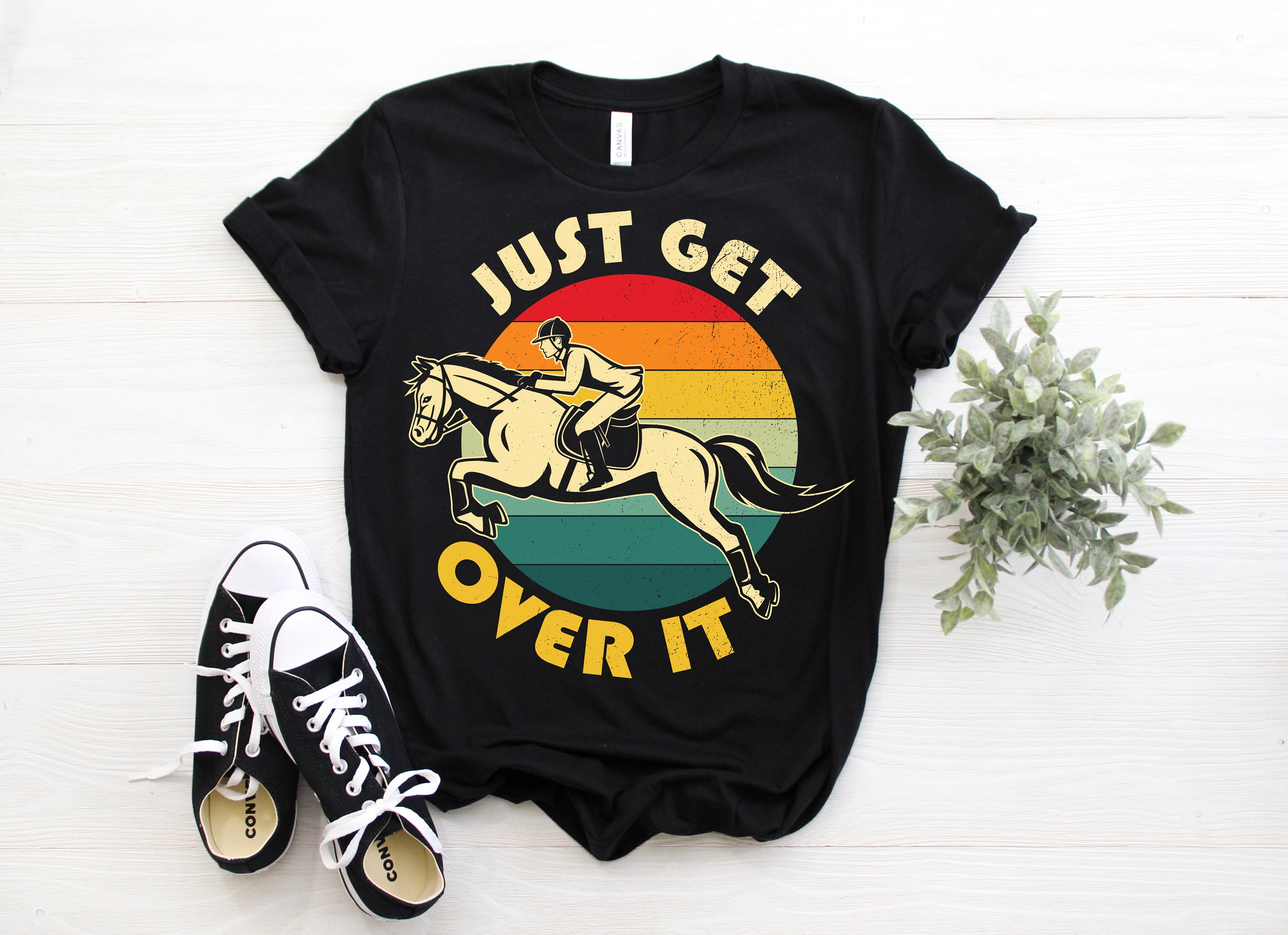 トップス labyrins Dont Cry Horse Tshirt Funny Retro Horse Racing Gift GIDDY THE F UP Premium Unisex