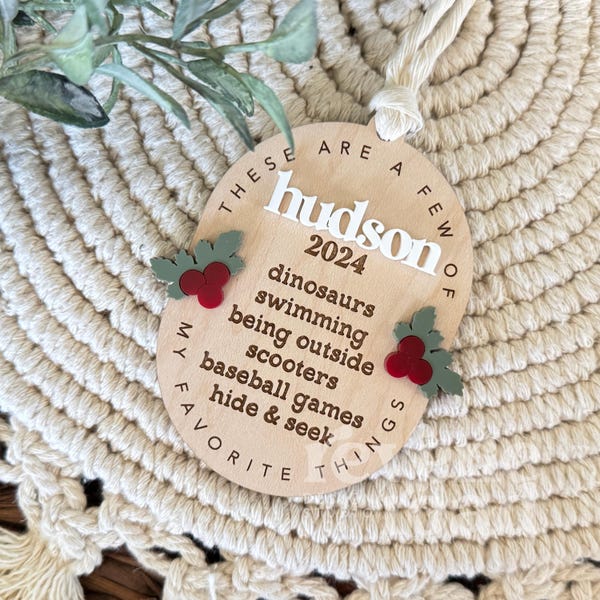 Adorno navideño personalizado de recuerdo para niños con cosas favoritas / Regalo personalizado / Estas son algunas de mis cosas favoritas